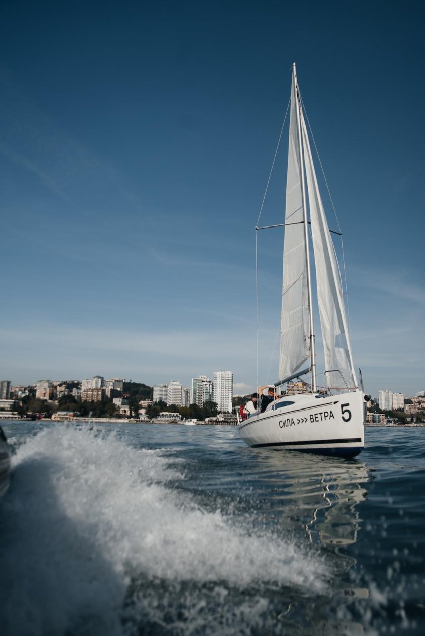 Яхта в Геленджике