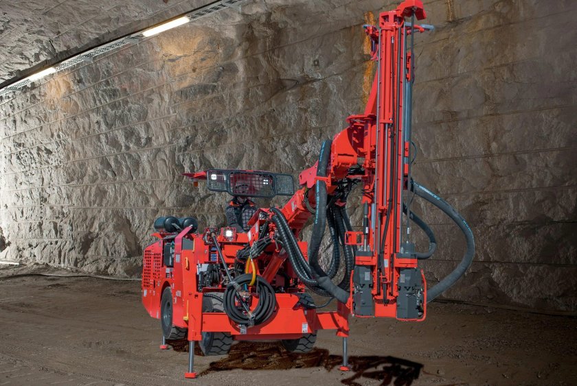 Буровая машина sandvik dd321