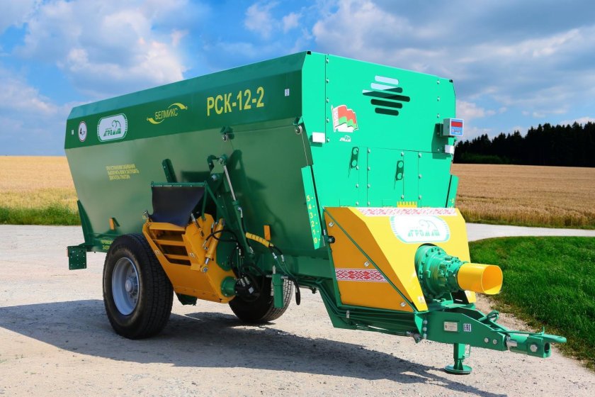 РСК-12-2 смеситель-кормораздатчик