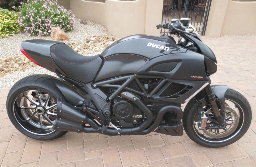 Ducati Diavel Carbon 2012