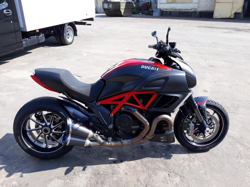 Ducati Diavel Carbon 2011