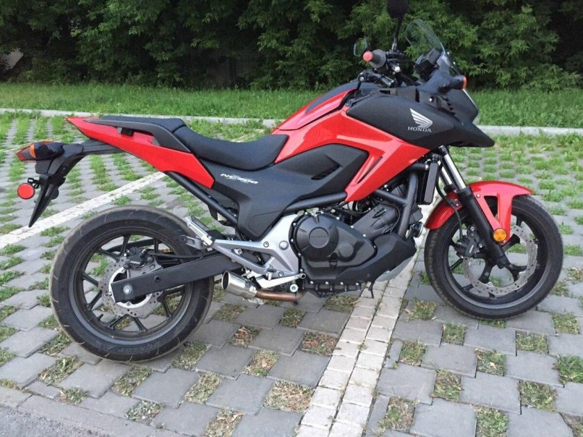 Honda nc700x Red