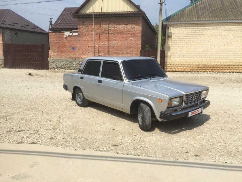ВАЗ 2107 серебристая