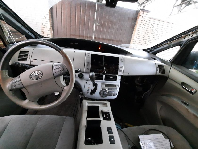 Toyota Estima Hybrid