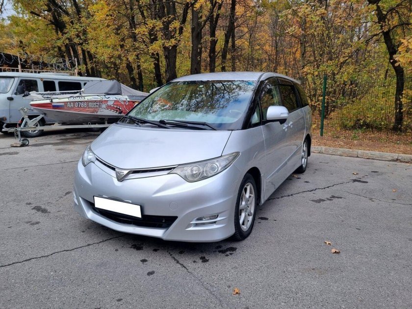 Тойота Эстима 3 поколения Рестайлинг