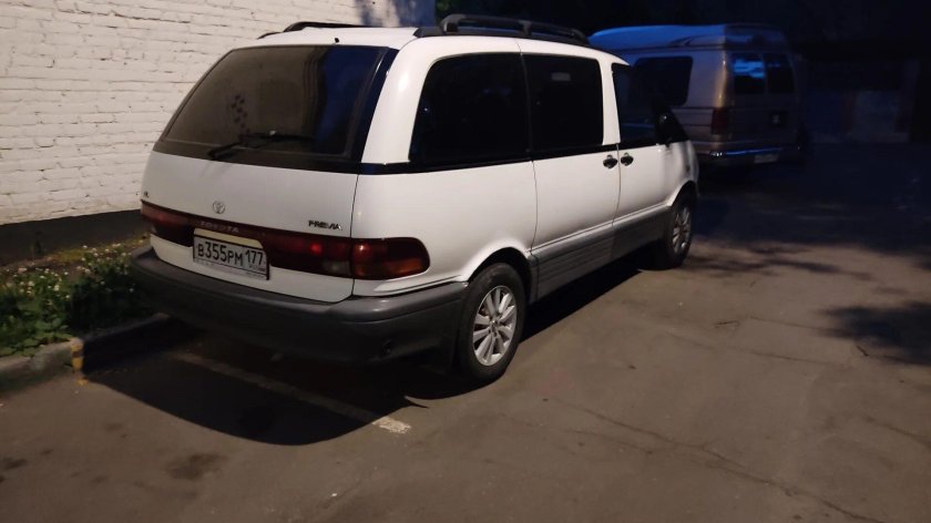 Тойота Превиа левый руль