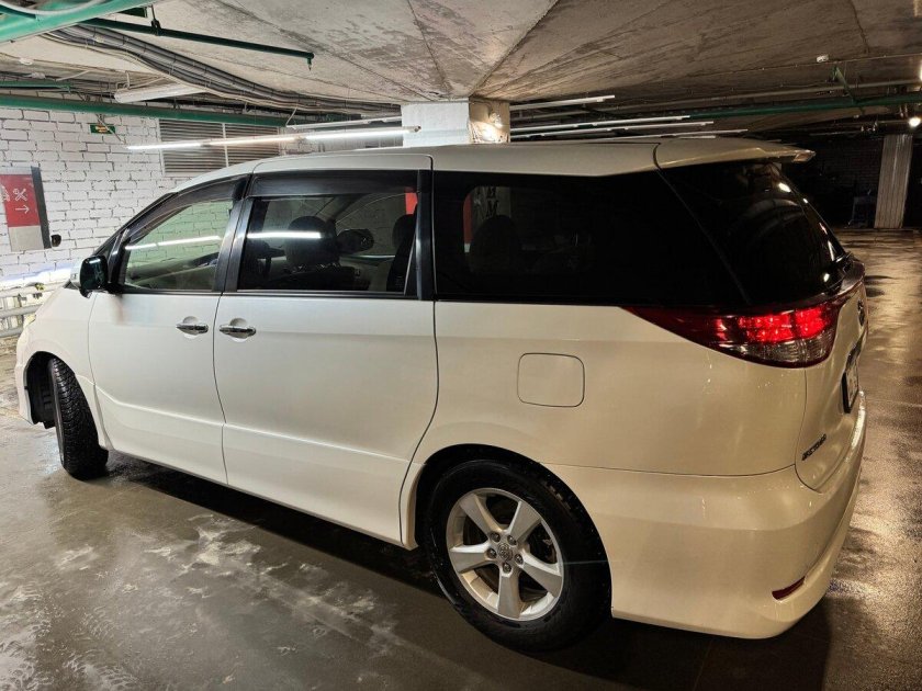 Тойота эстима 2009г