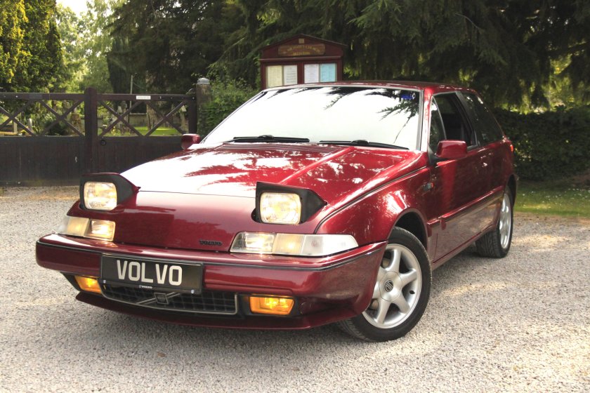 Volvo 400