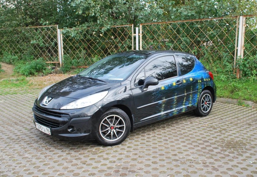 Пежо 207 черная