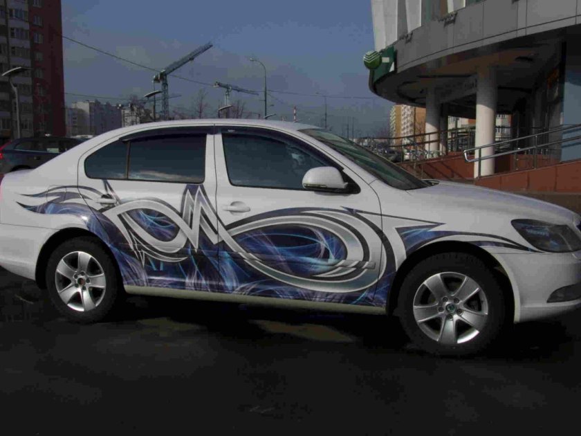 Абстрактная аэрография на авто