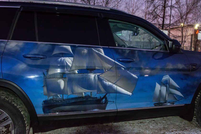 Пленка на машину баба Яга