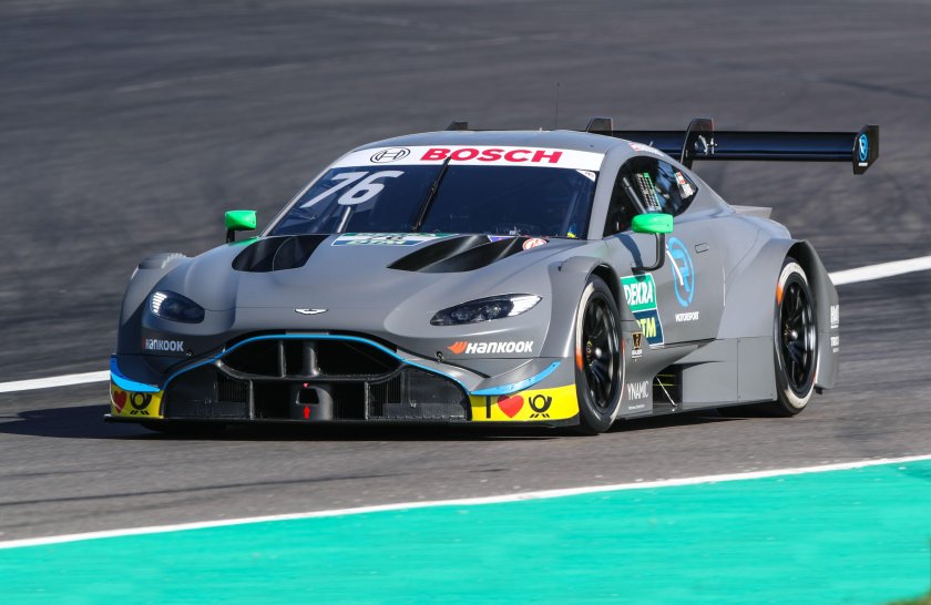 Aston martin vantage gt 3