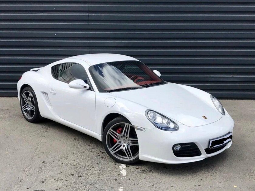 Porsche Cayman 718 белый