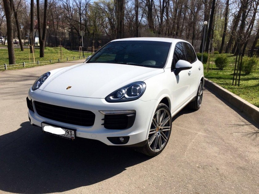 Порше Кайен белый 2015