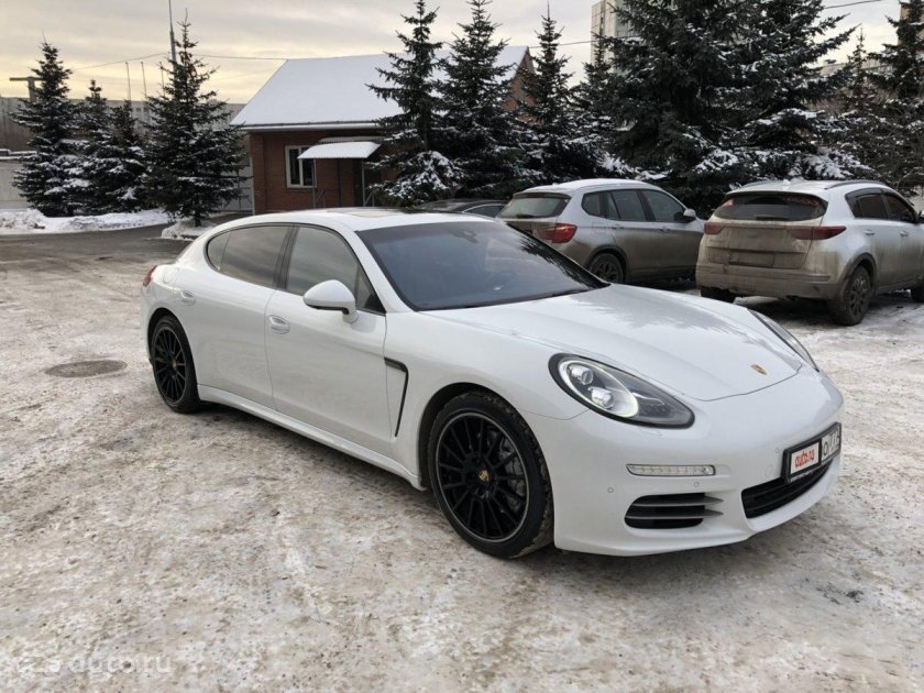 Порше Панамера белый