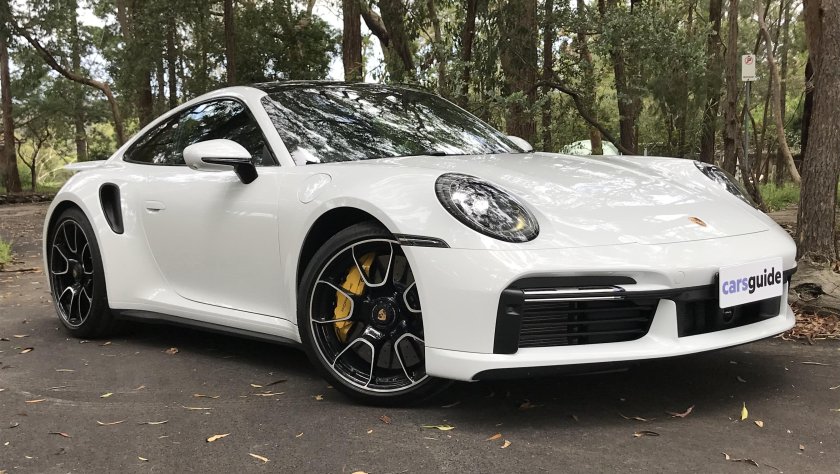 Порше 911 белый