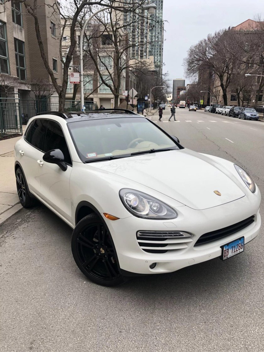 Порше Кайен 2012 белый