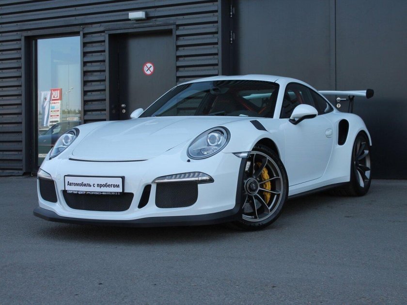 Порше 911 белый