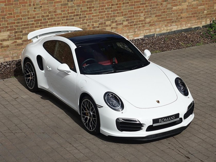 Порше 911 белый