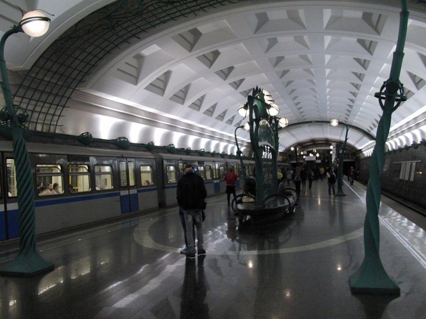 Метро Славянский бульвар