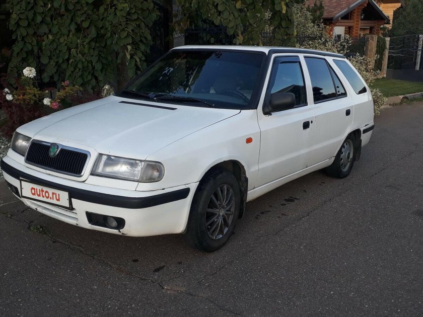 Шкода Фелиция универсал белая