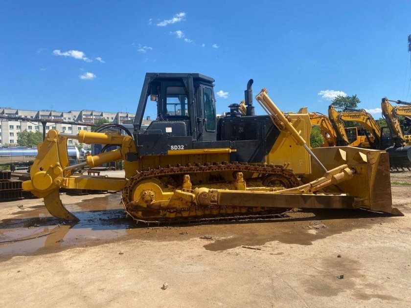 Бульдозер шантуй sd32