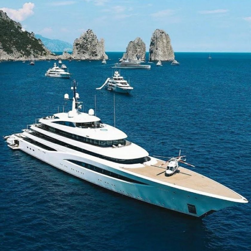 Шикарная яхта