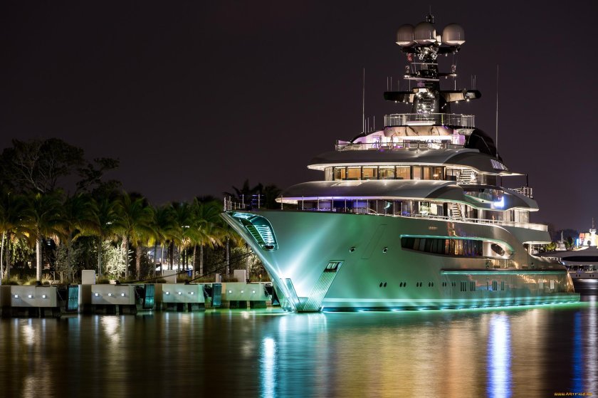 Мегаяхта Кисмет в Монако