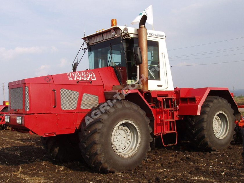Трактор Кировец к 744