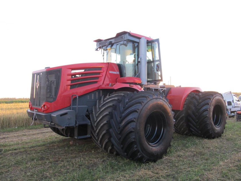 Трактор Кировец к 744