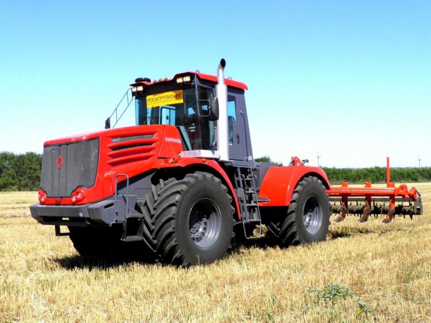 Трактор Кировец к 744