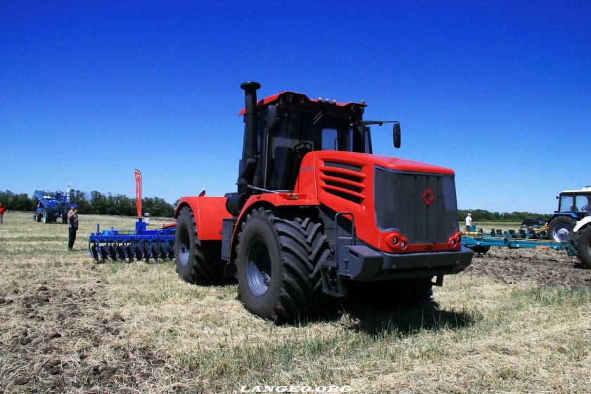 Кировец к-9000