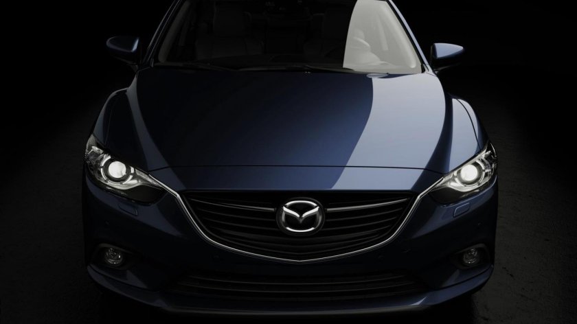 Двухцветная Мазда 6