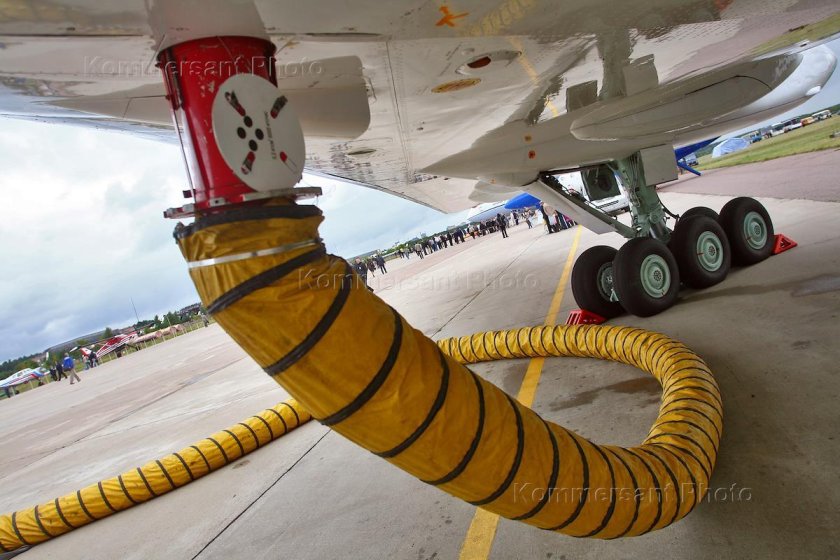 Заправка самолета