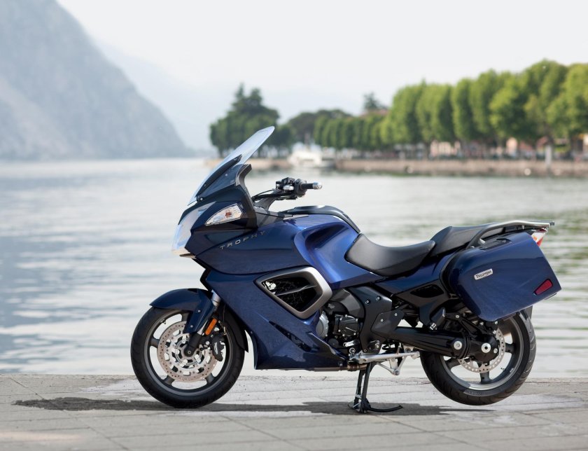 Мотоцикл Triumph Trophy se