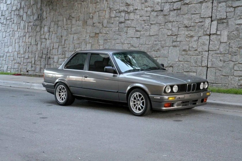 BMW 325i 1989