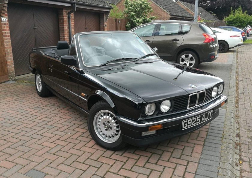 BMW 320i 1989