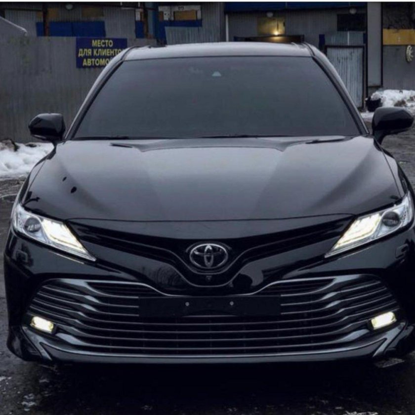 Toyota Camry 3.5 черная