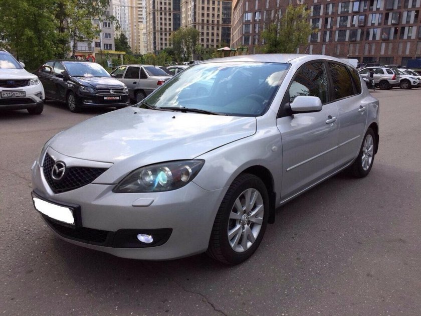 Мазда 3 серебристая