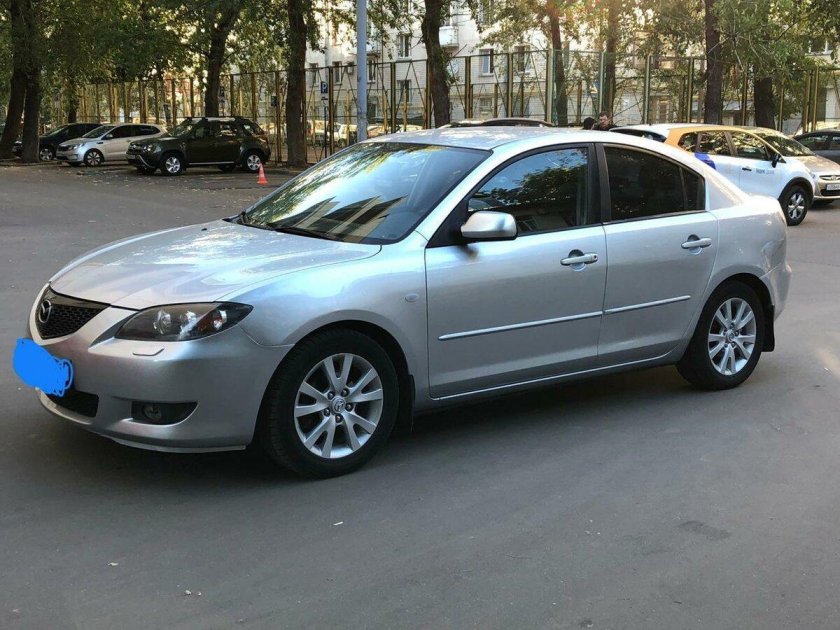 Мазда 3 седан серебристая