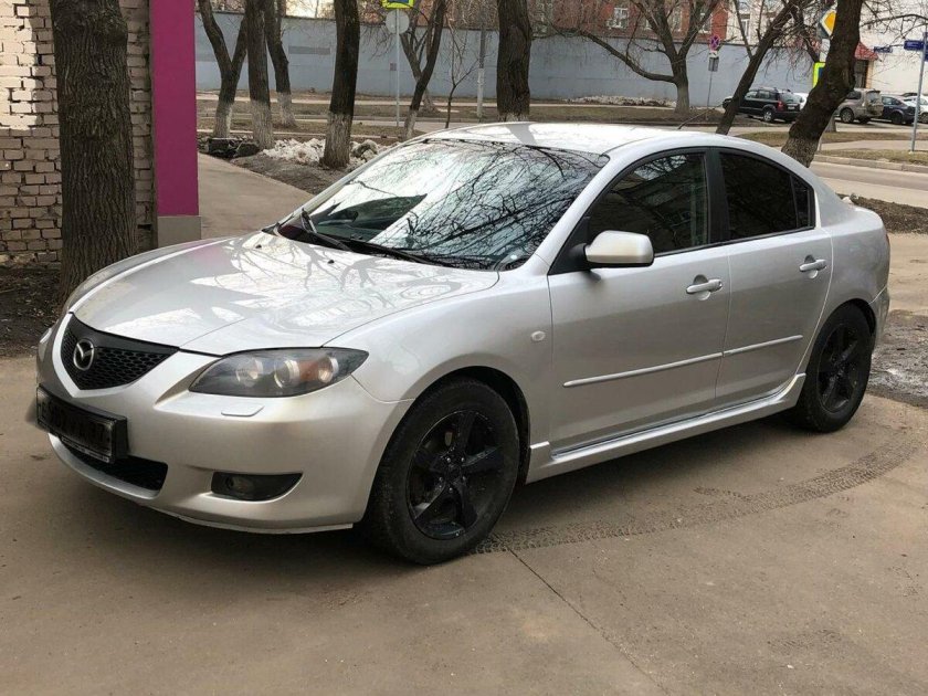 Mazda 3 BK серебристая