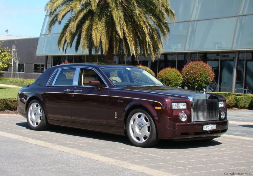 Бентли Фантом вид сзади