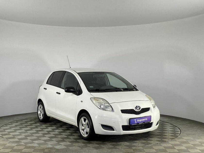 Тойота ярис 2010