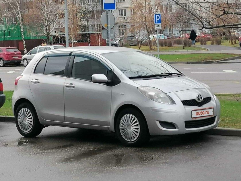 Тойота ярис 2008