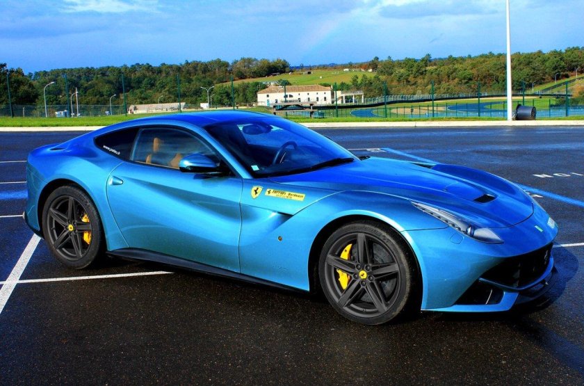 Ferrari f12 Berlinetta Blue
