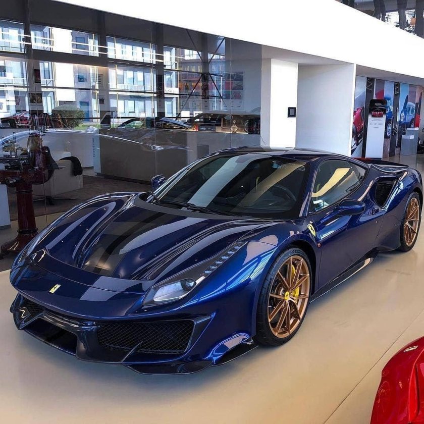Ferrari 488 синяя