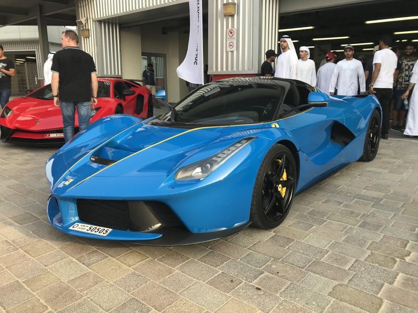 Ferrari LAFERRARI синяя