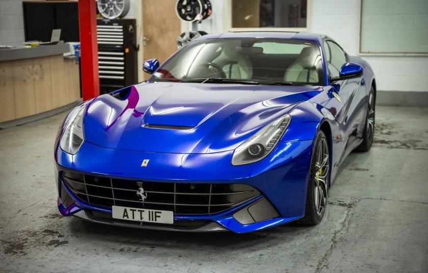 Ferrari f12 Berlinetta Blue