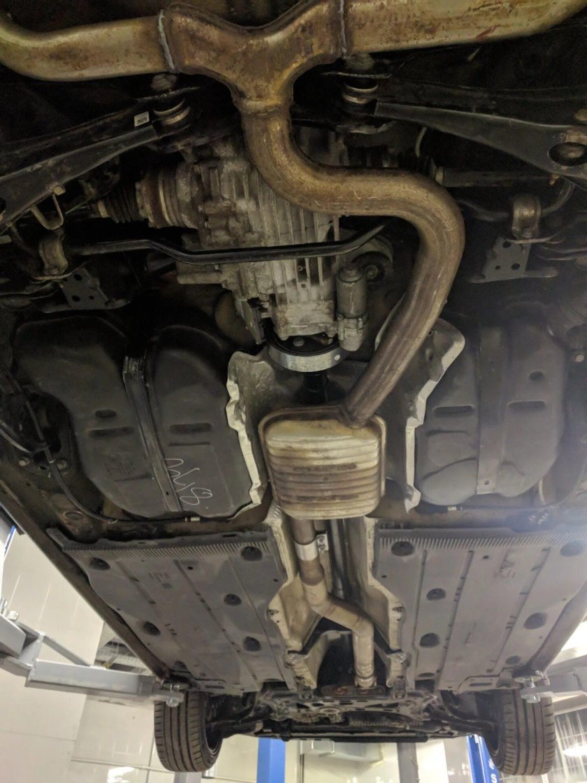 Днище Octavia a5 FL