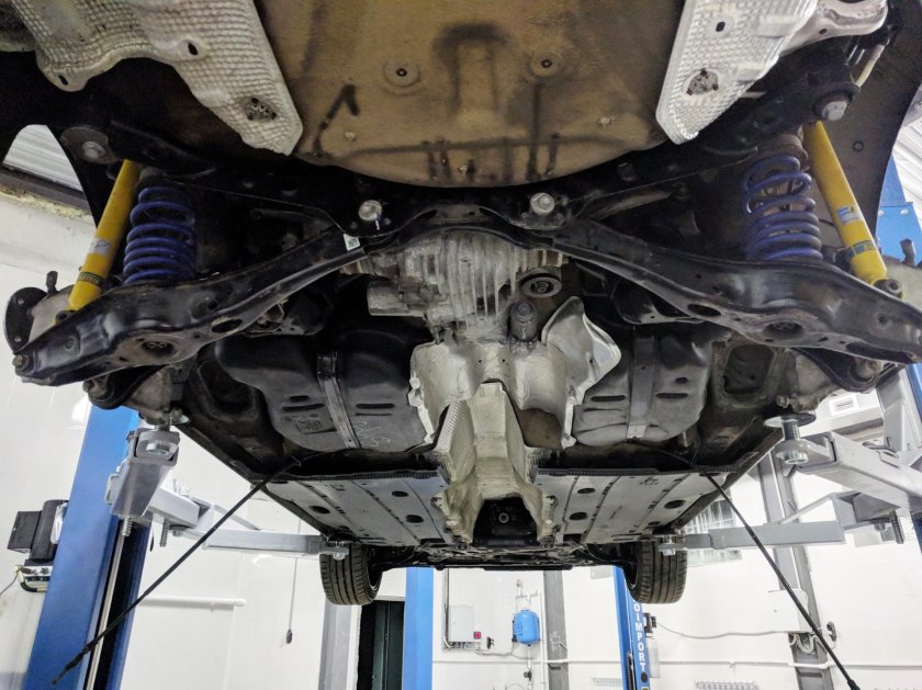 Skoda Octavia a5 снизу